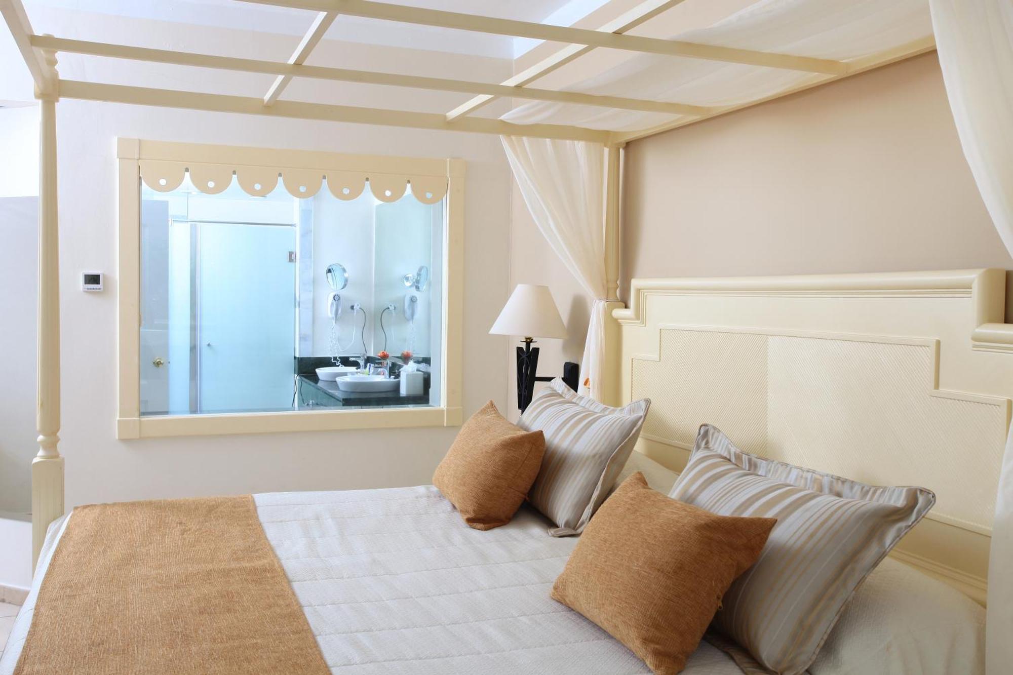 King Studio with Sofa Bed